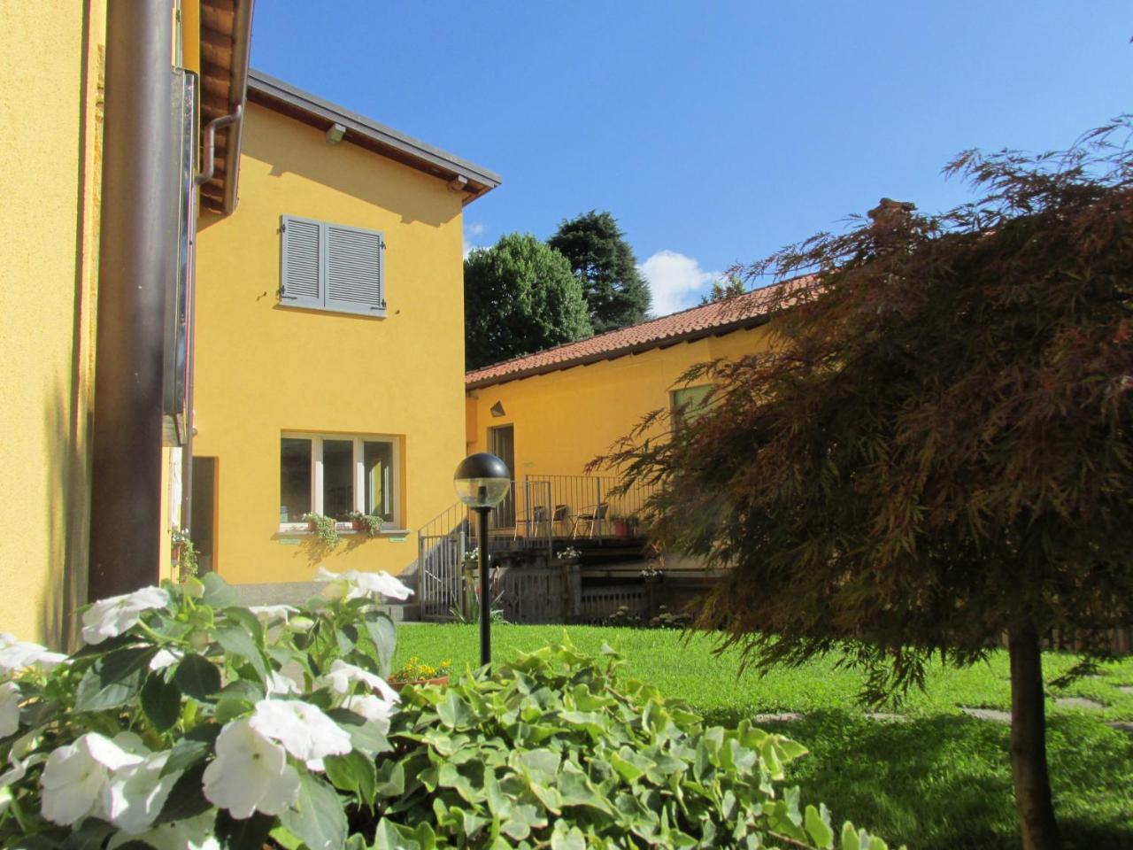 Ostello Residenza Molinatto Oggiono Exterior foto